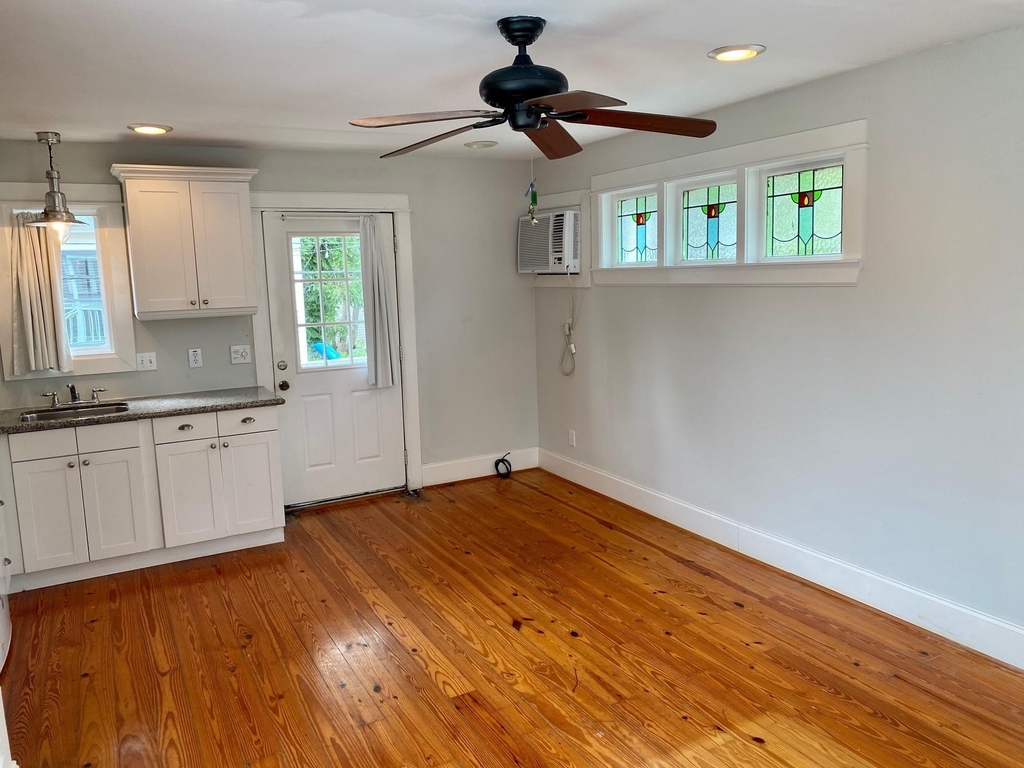 1209 1/2 Cortlandt Street - Photo 5