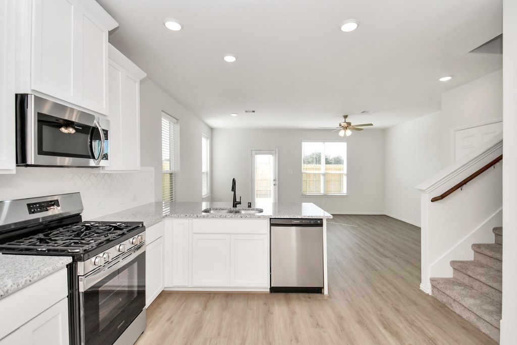 1534 Revolution Way - Photo 21