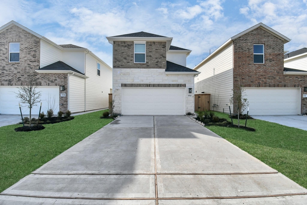 1534 Revolution Way - Photo 0