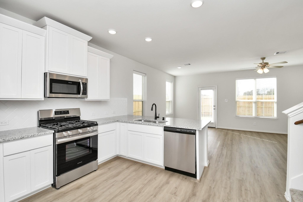 1534 Revolution Way - Photo 20