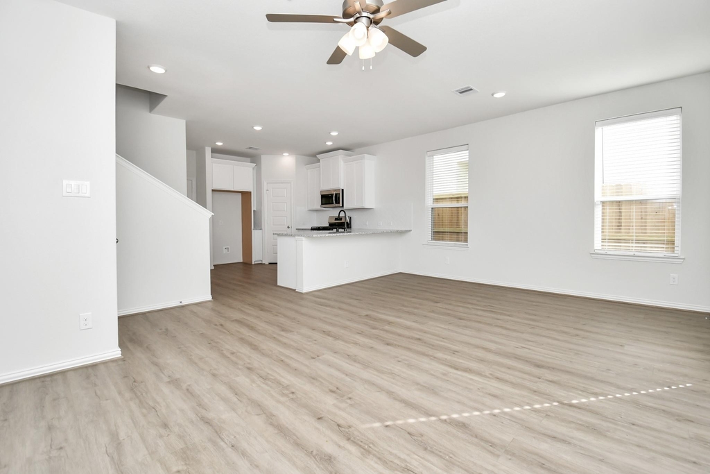 1534 Revolution Way - Photo 15