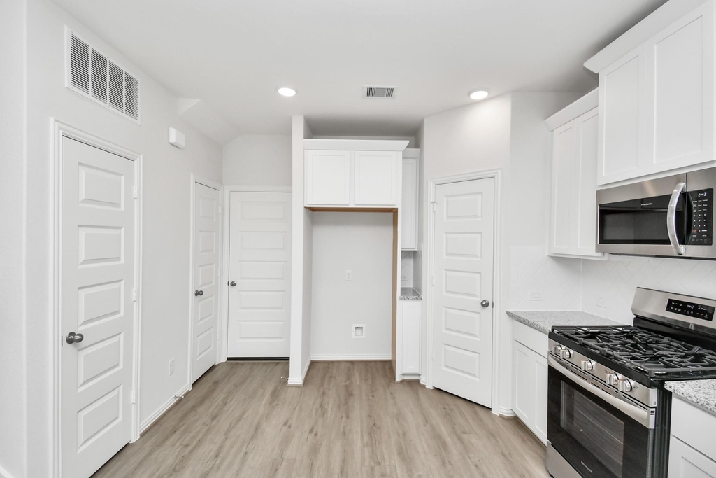 1534 Revolution Way - Photo 25