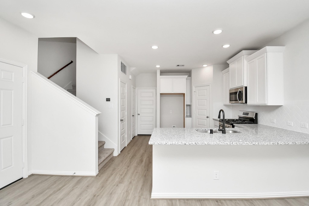 1534 Revolution Way - Photo 17