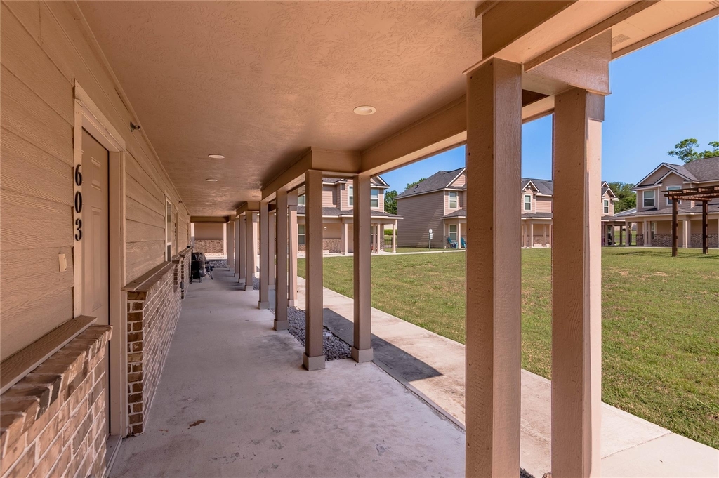 2002 20th Street - Photo 3