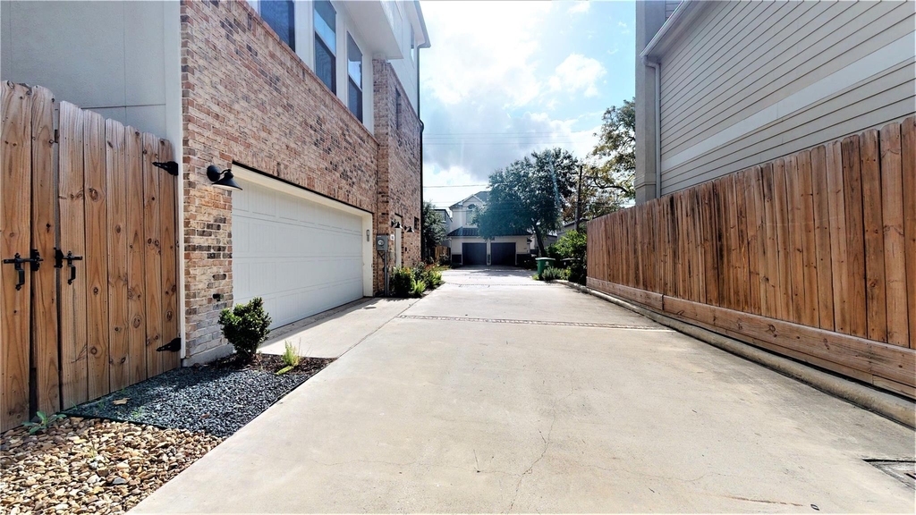 5422 Darling Street - Photo 33