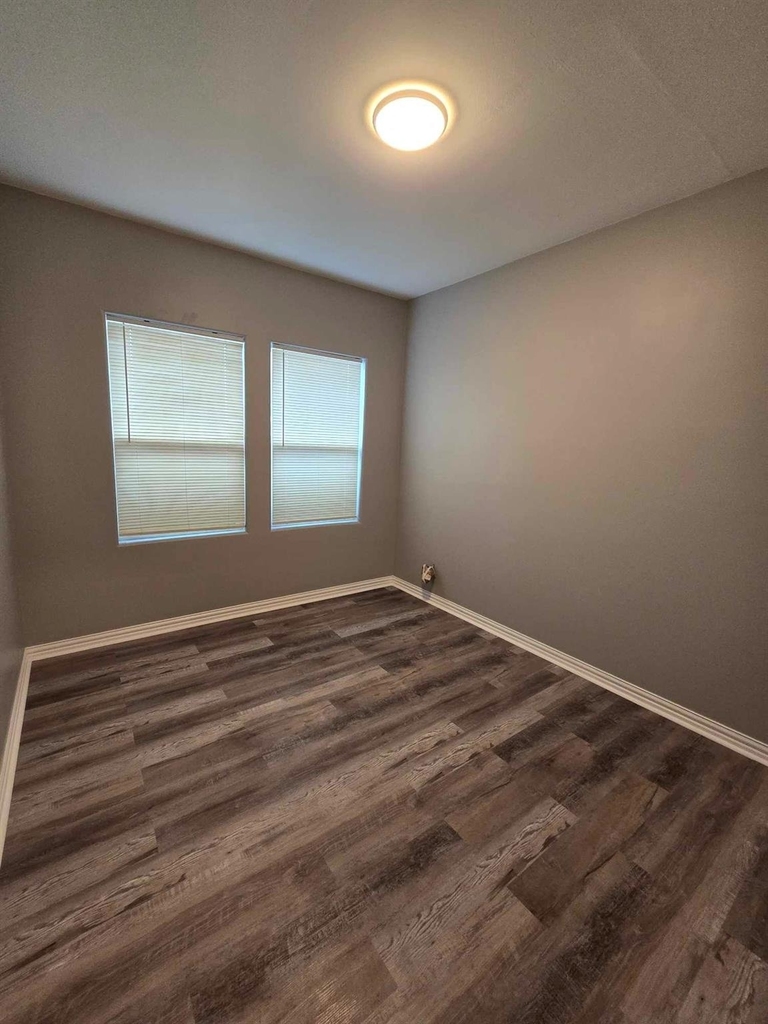 3125 Illinois Street - Photo 9