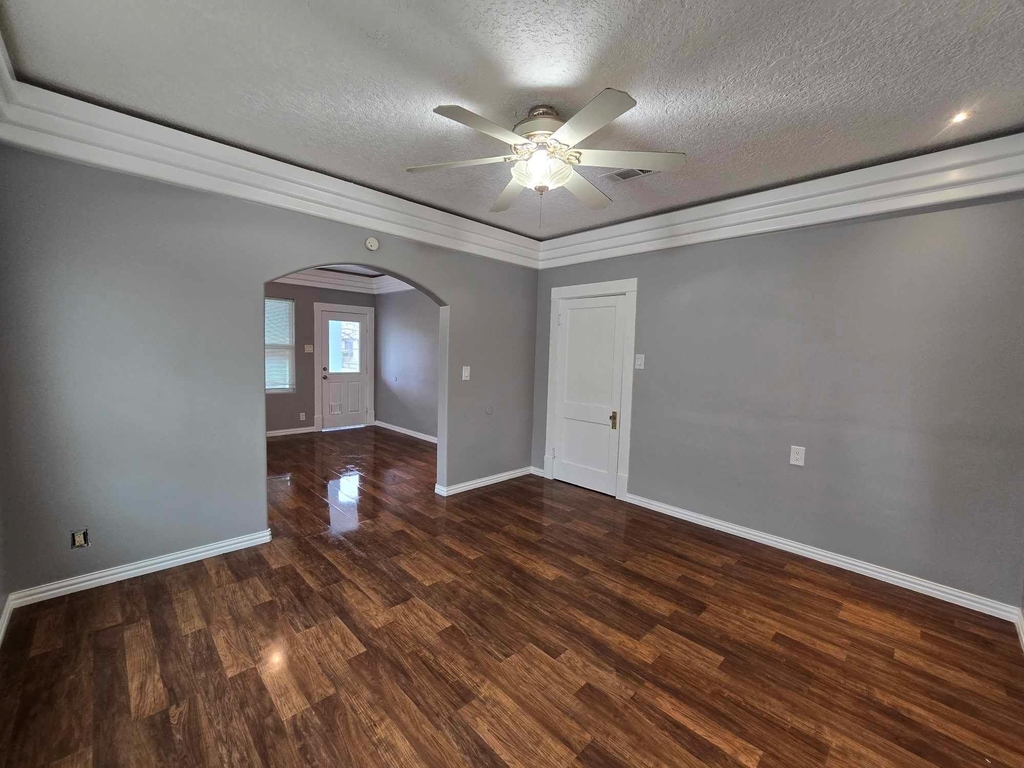 3125 Illinois Street - Photo 8