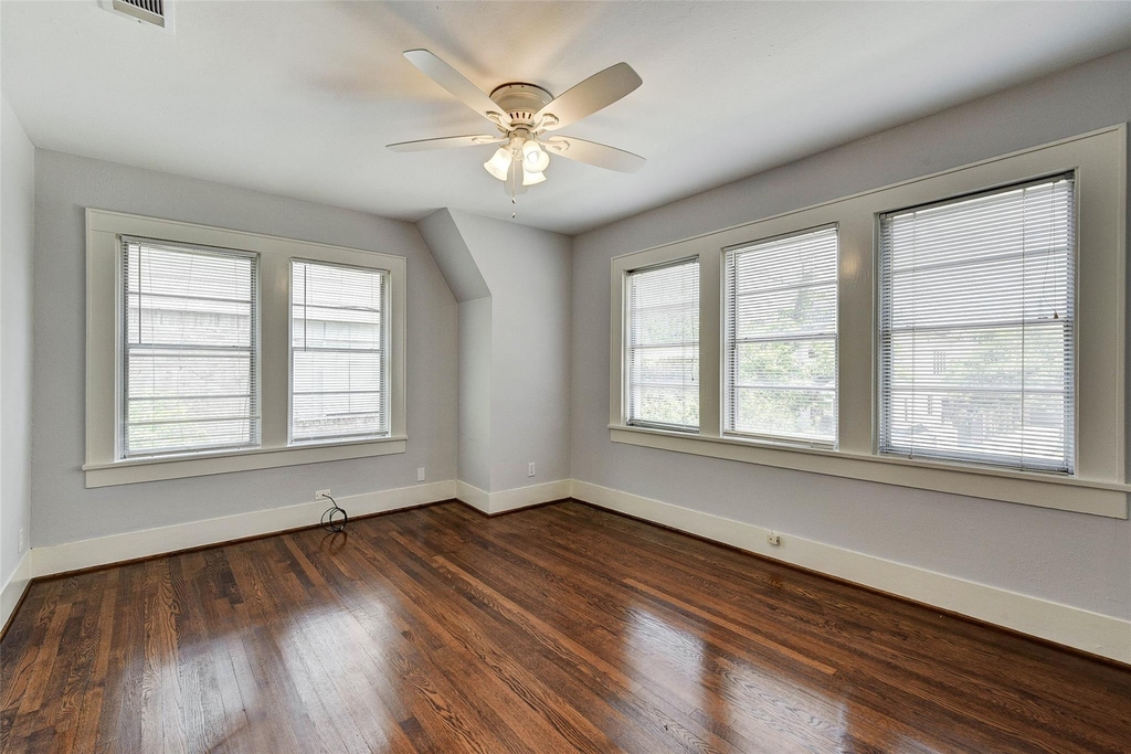 1748 Hawthorne Street - Photo 14