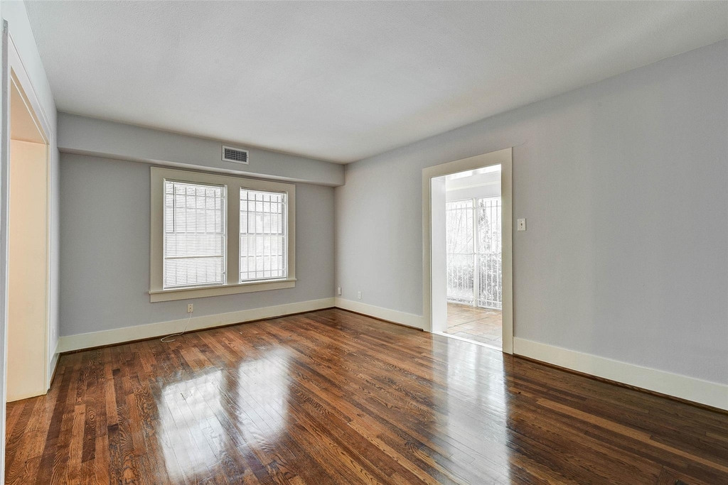 1748 Hawthorne Street - Photo 16