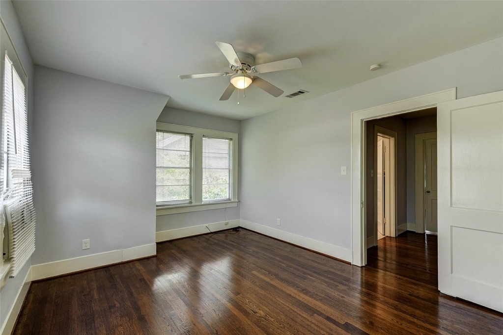 1748 Hawthorne Street - Photo 21