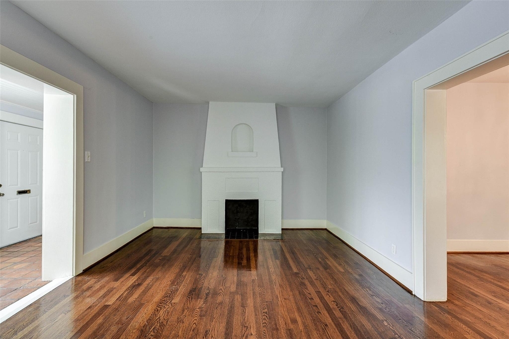 1748 Hawthorne Street - Photo 5