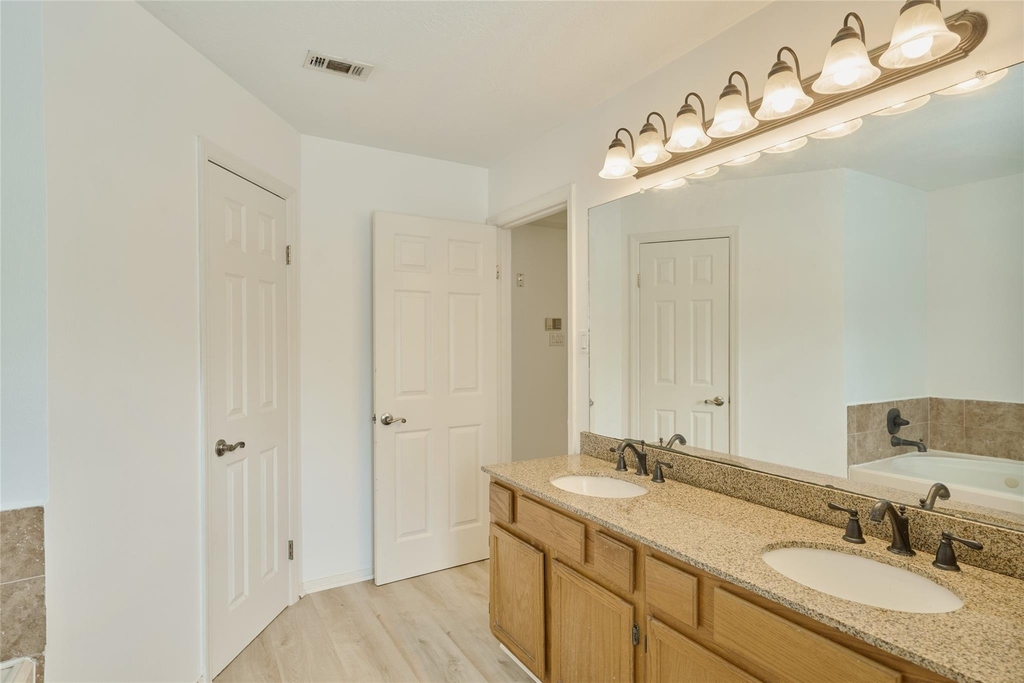 188 N Golden Arrow Circle N - Photo 19