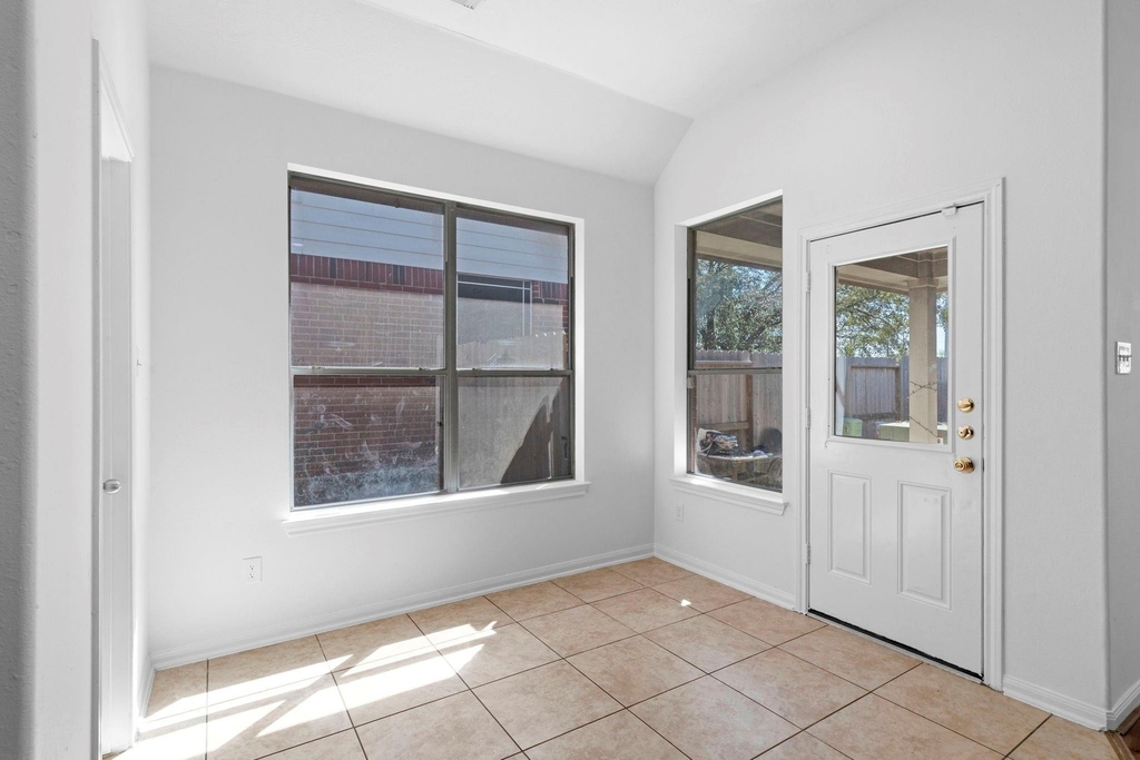 17215 Fernchase Court - Photo 11
