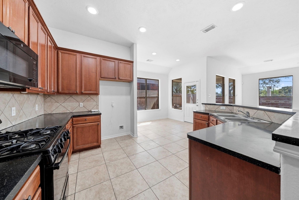 17215 Fernchase Court - Photo 8