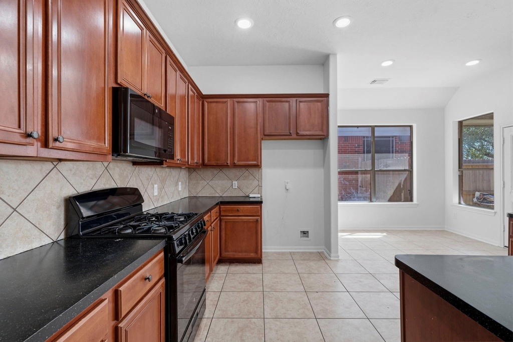 17215 Fernchase Court - Photo 10
