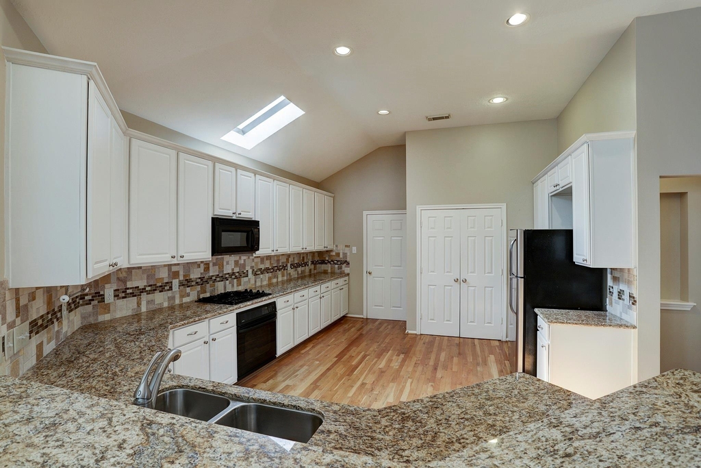 9907 Kemp Forest Drive - Photo 8
