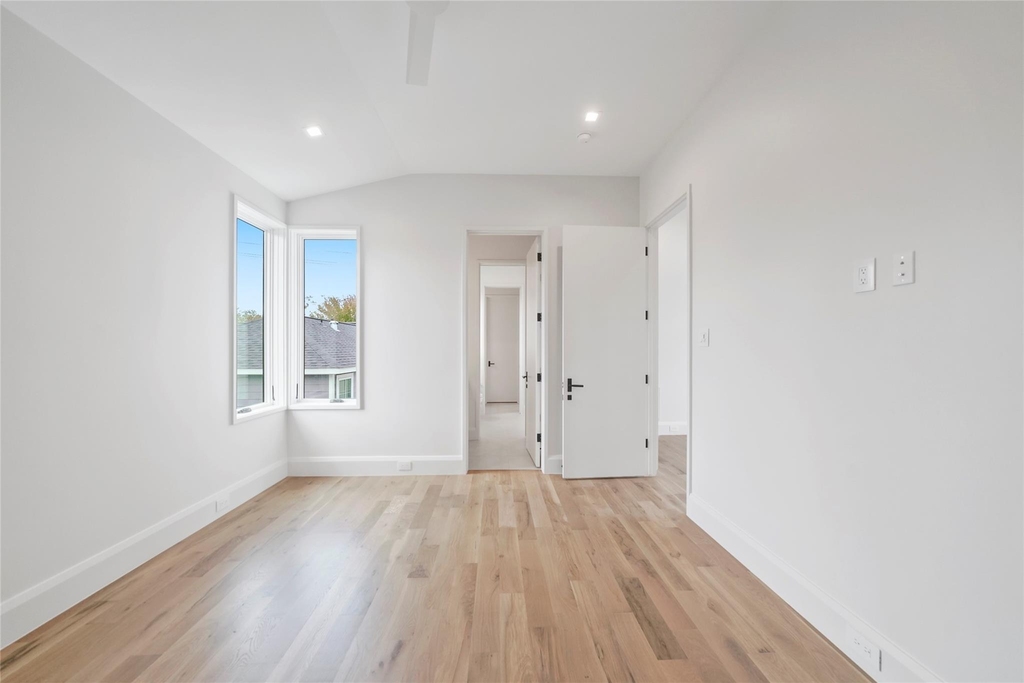603 E 26th Street - Photo 38