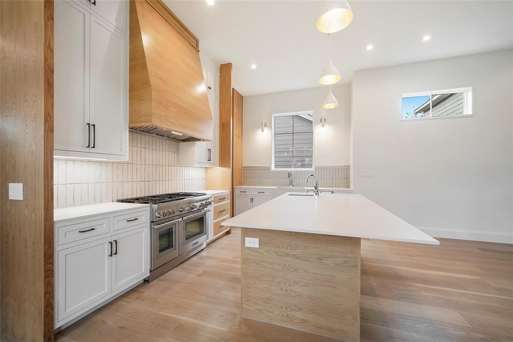 603 E 26th Street - Photo 17