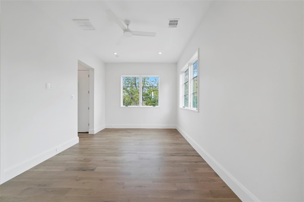 603 E 26th Street - Photo 36