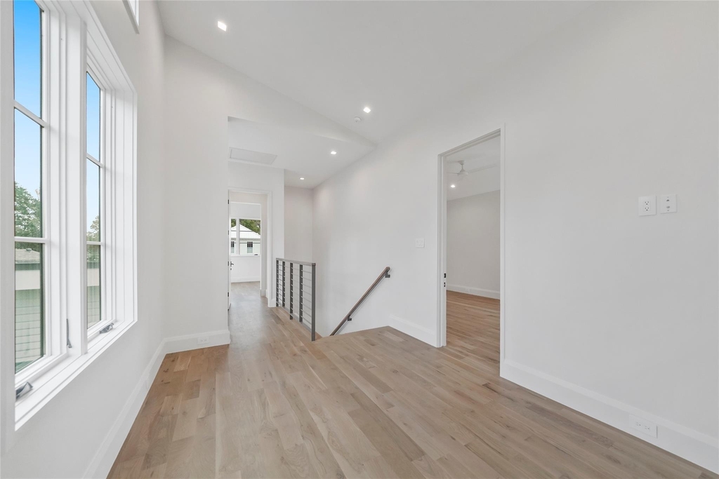 603 E 26th Street - Photo 29