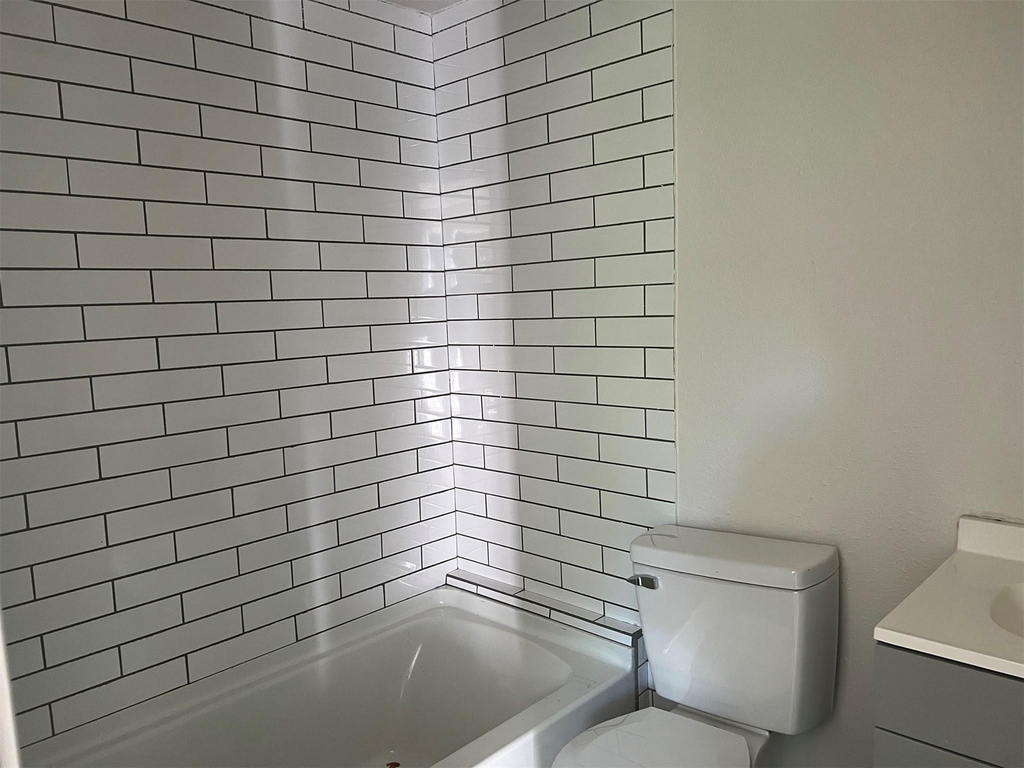 201 Eastwood Unit 2 Street - Photo 13