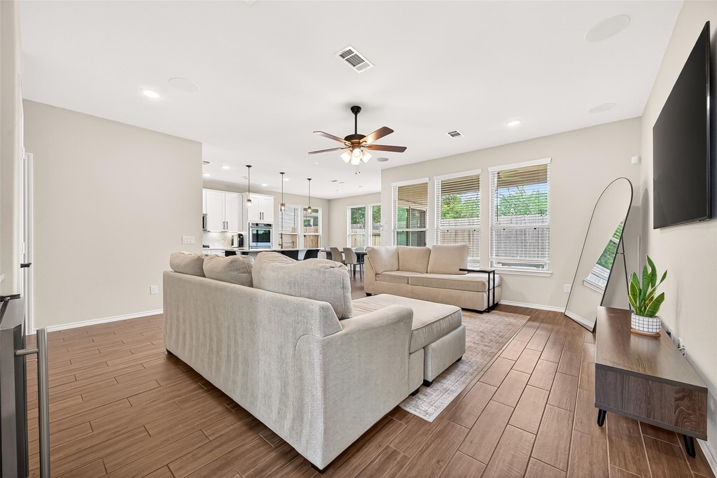 5134 Aedan Oak Street - Photo 8