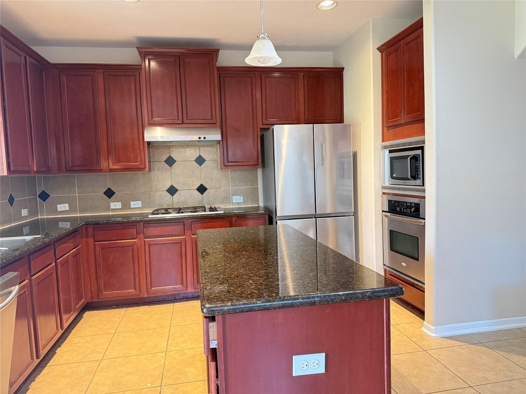 10930 Reston Point Drive - Photo 3