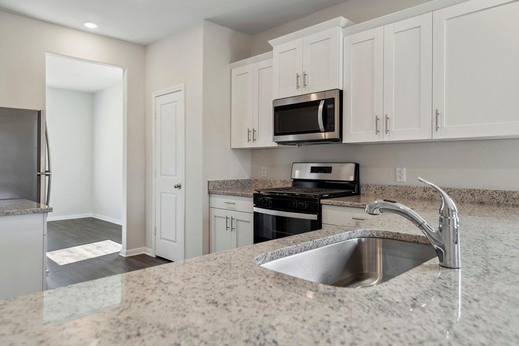 15450 Maple Terrace Drive - Photo 9