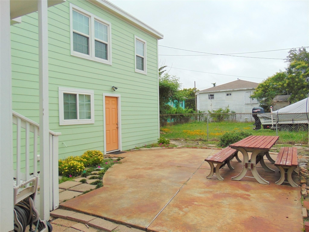 1914 52nd Street - Photo 8