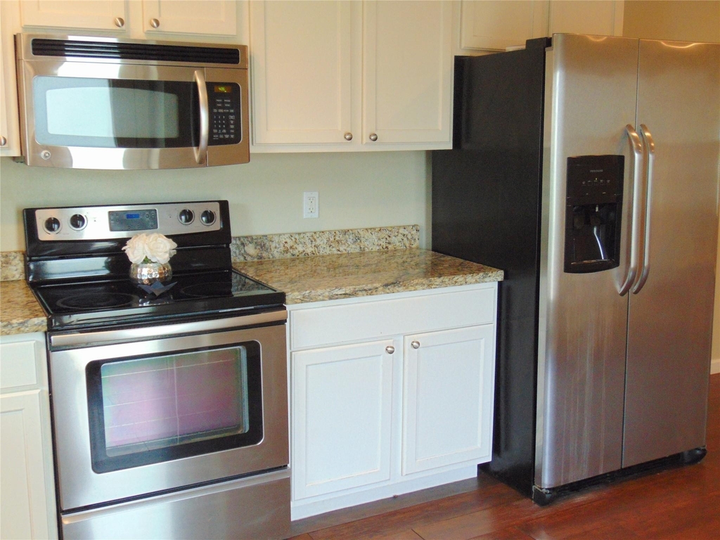 1914 52nd Street - Photo 11