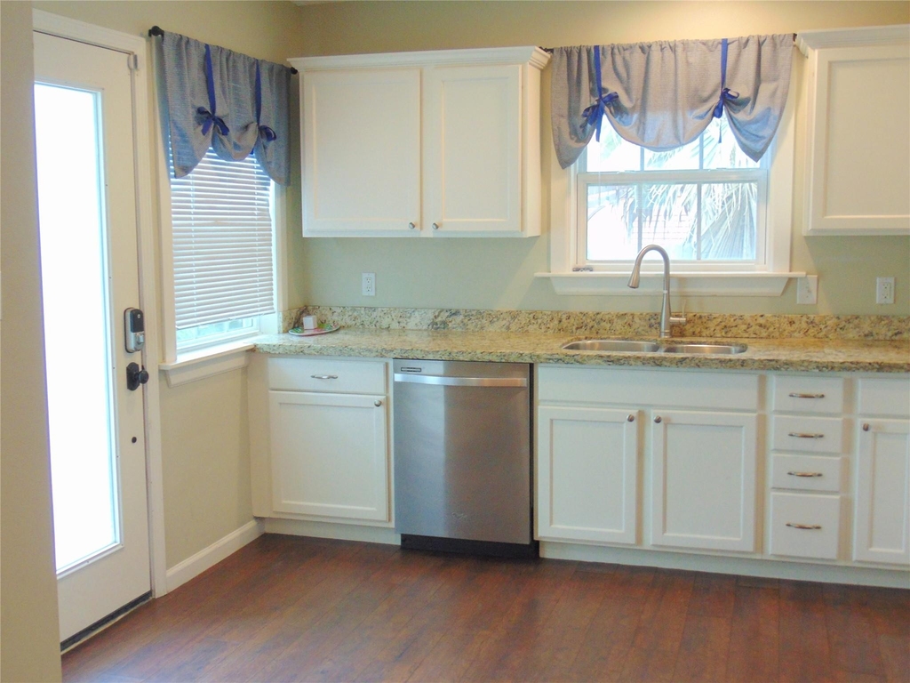 1914 52nd Street - Photo 14