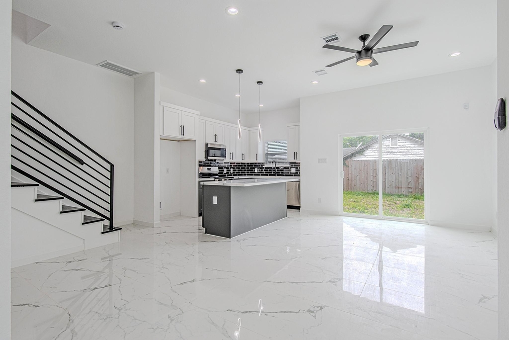 6732 Goforth Street - Photo 2