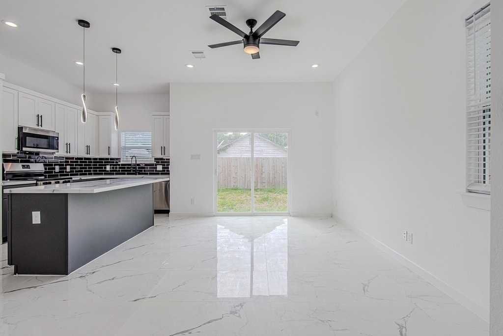 6732 Goforth Street - Photo 7