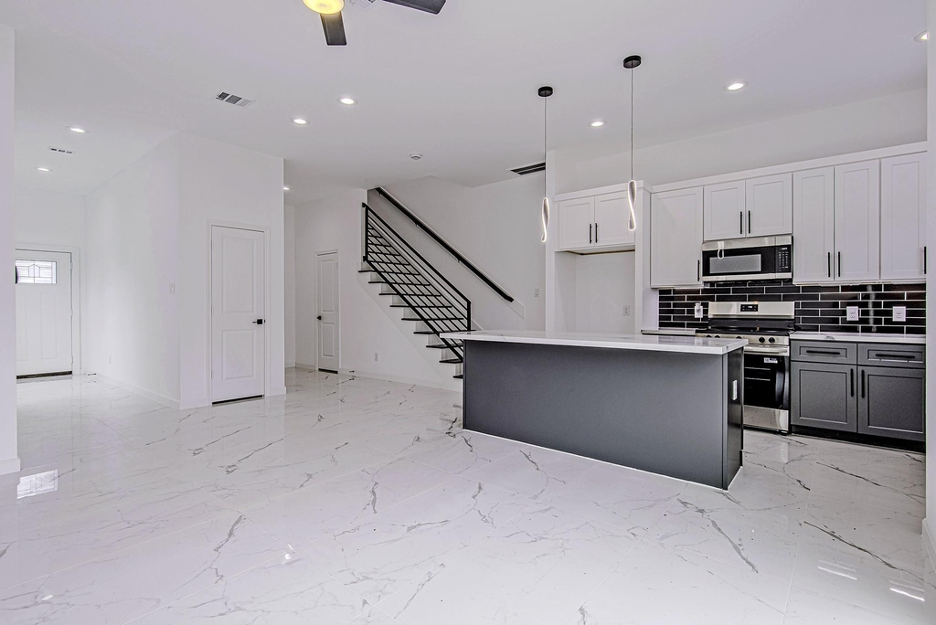 6732 Goforth Street - Photo 8