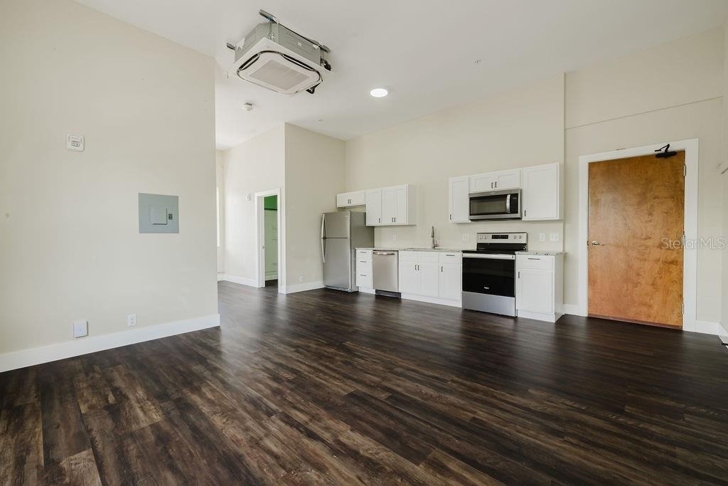 306 W Wisconsin Avenue - Photo 1