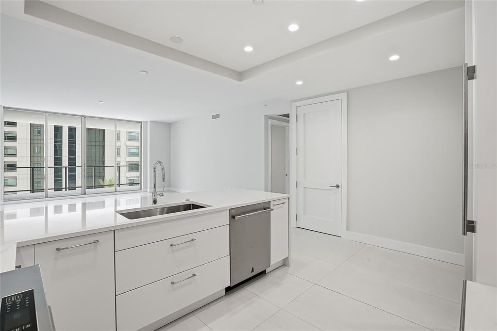 275 1st Avenue S - Photo 6