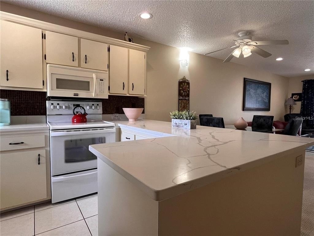 6033 34th Street W - Photo 3