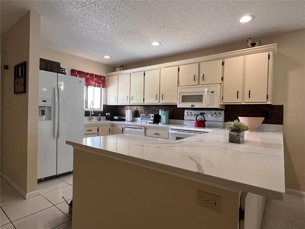 6033 34th Street W - Photo 5