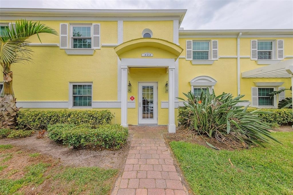 222 Pompano Drive Se - Photo 0