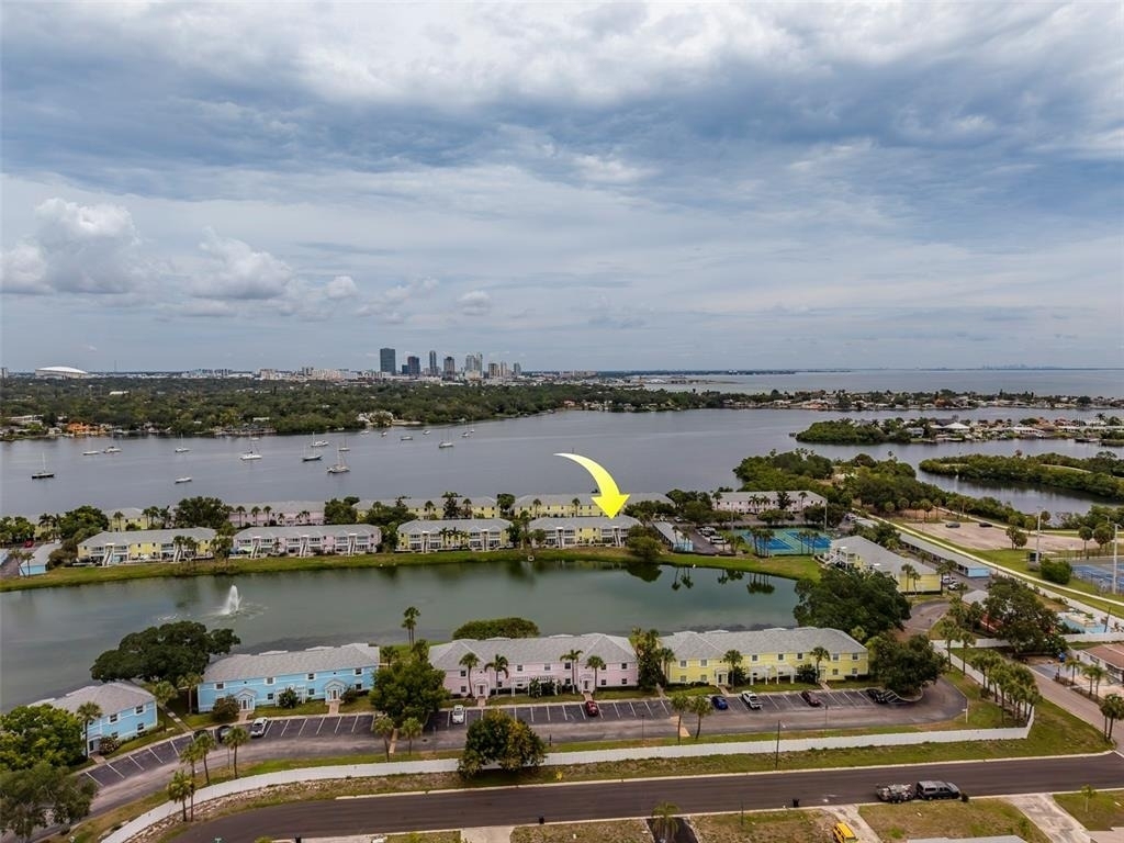 222 Pompano Drive Se - Photo 1