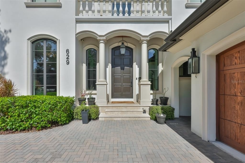 629 Riviera Drive - Photo 4