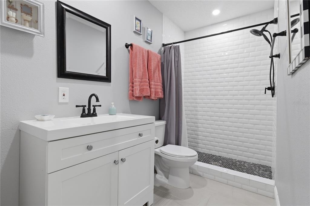 709 Highland Avenue N - Photo 25