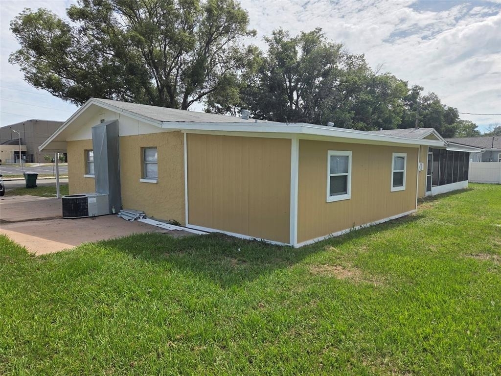 38300 Henry Drive - Photo 2