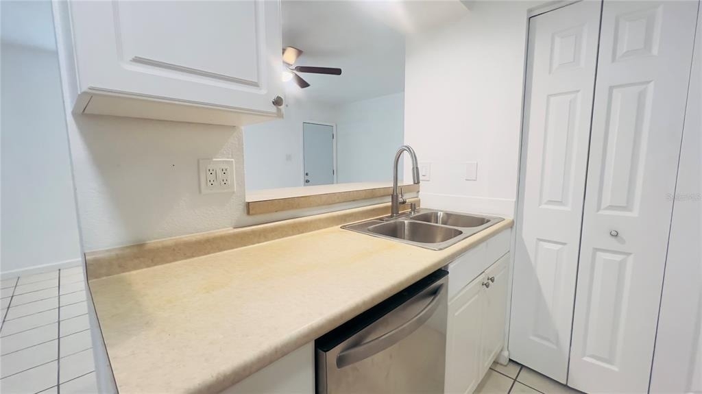 5301 40th Street N - Photo 5