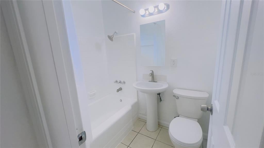 5301 40th Street N - Photo 11