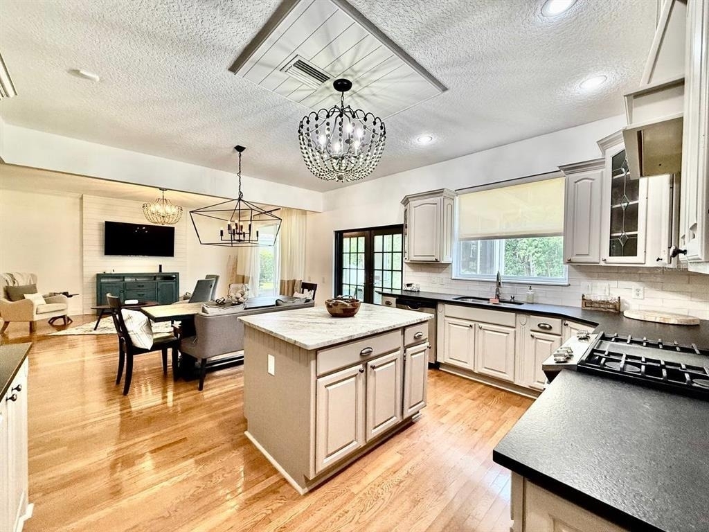 4272 Ellinwood Boulevard - Photo 13