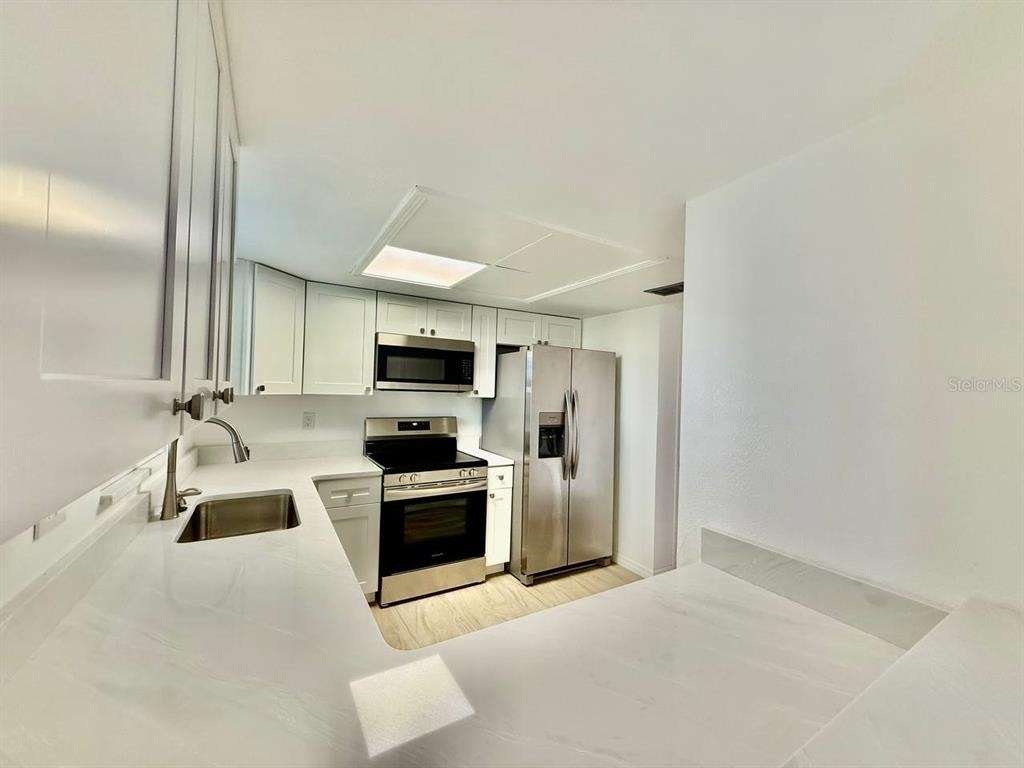 8801 Bay Pointe Drive - Photo 8