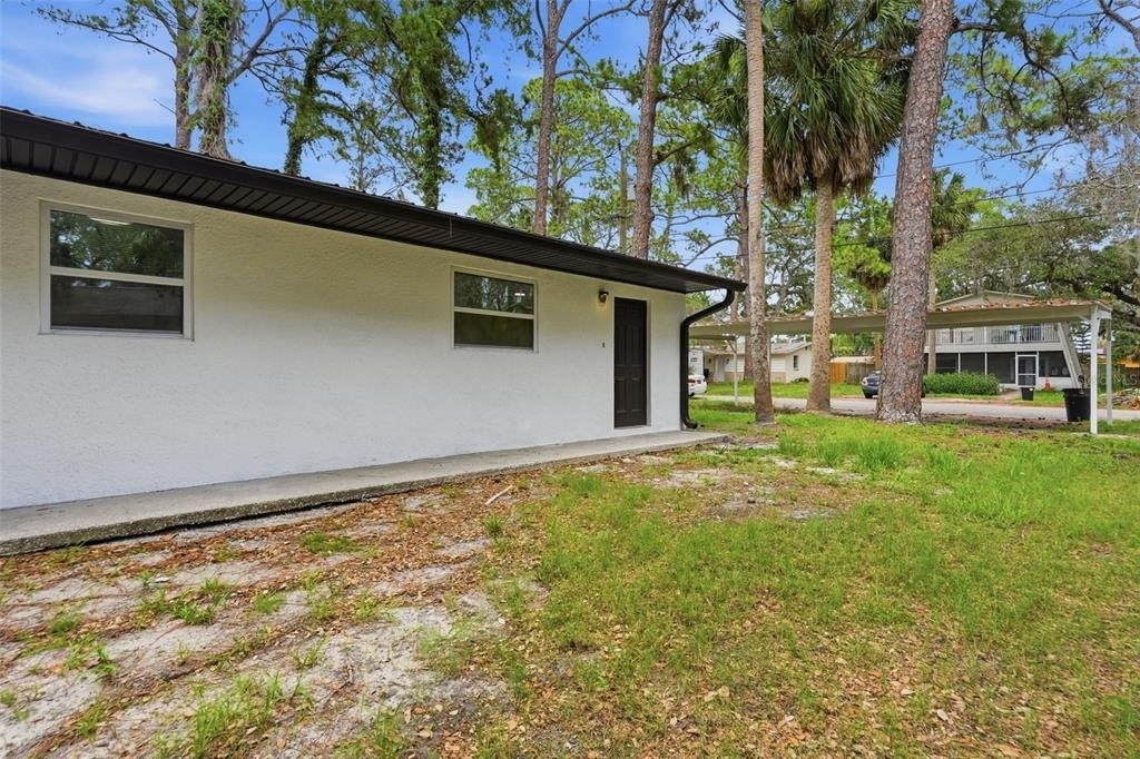 7133 Pinewood Dr - Photo 0