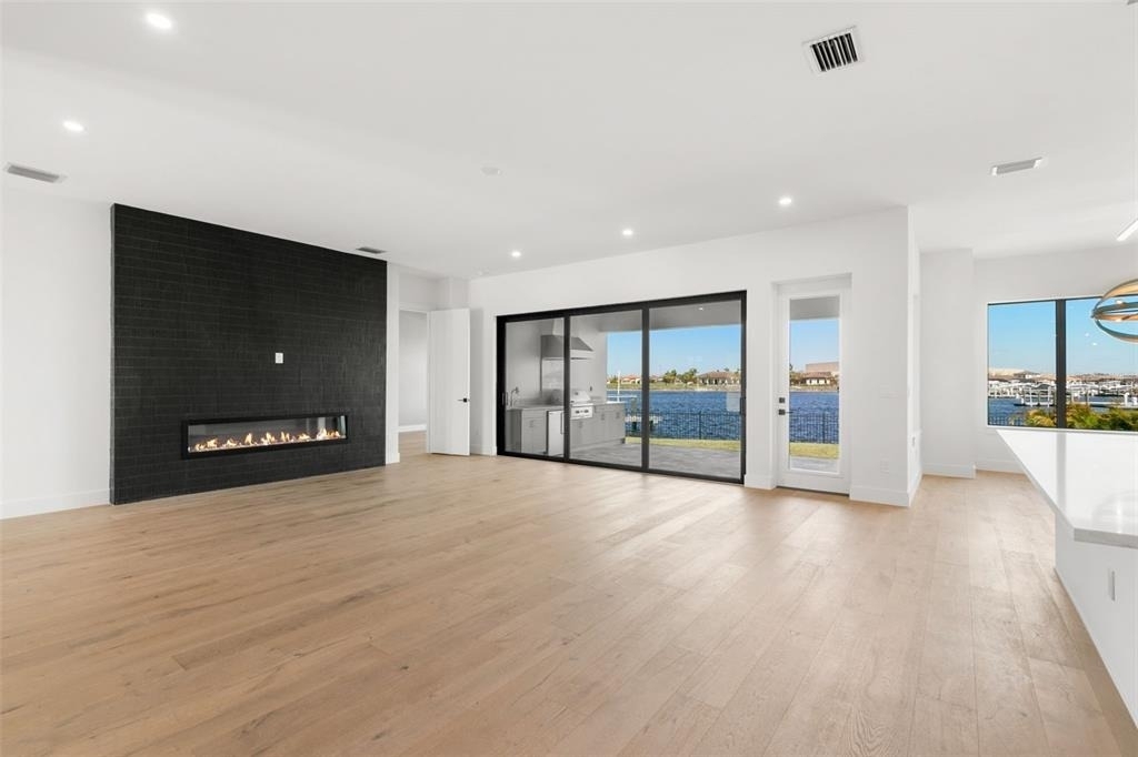 1810 4th Street E - Photo 6