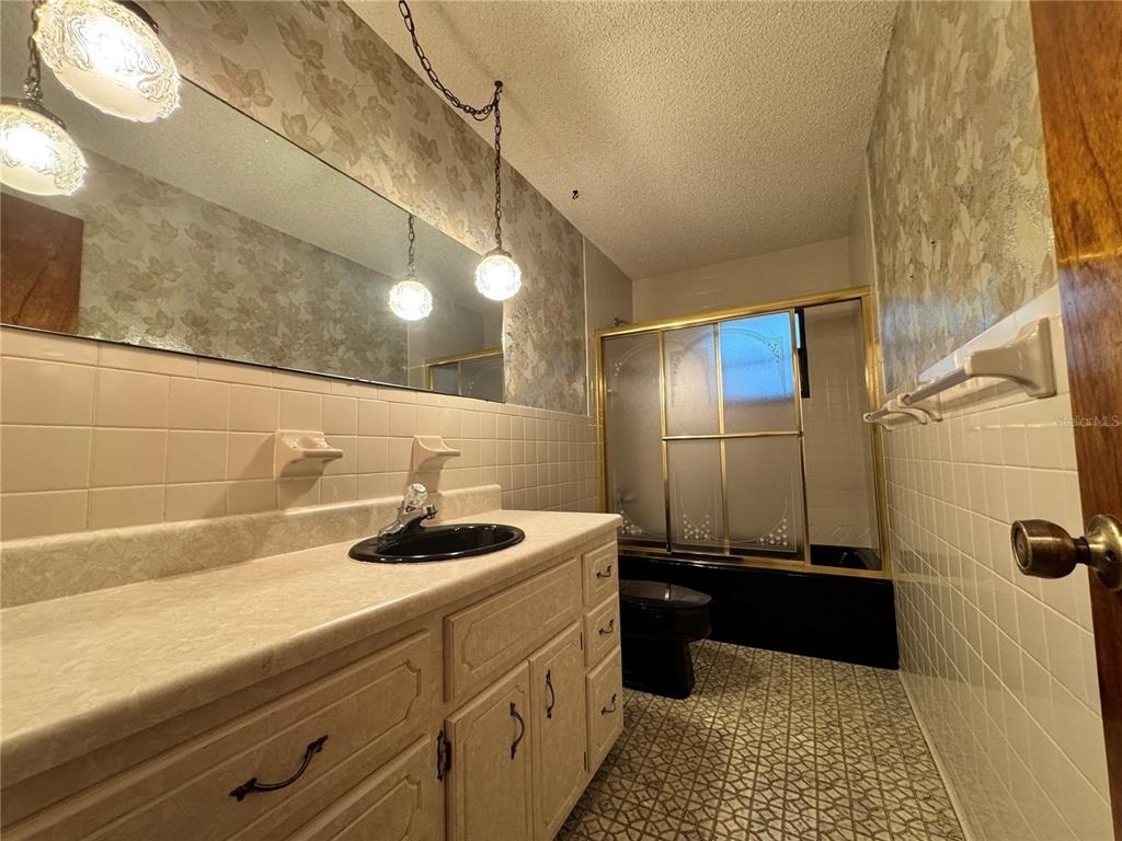 8225 E Highway 25 - Photo 20
